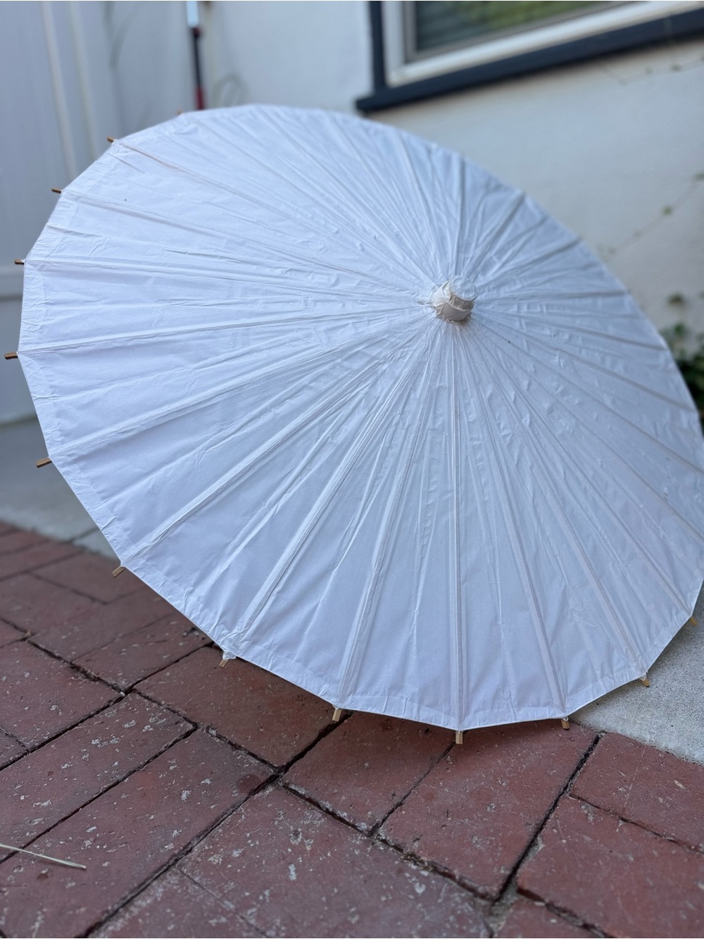 White Paper Parasol Umbrella, Bamboo Handle, White Paper & Bamboo Design